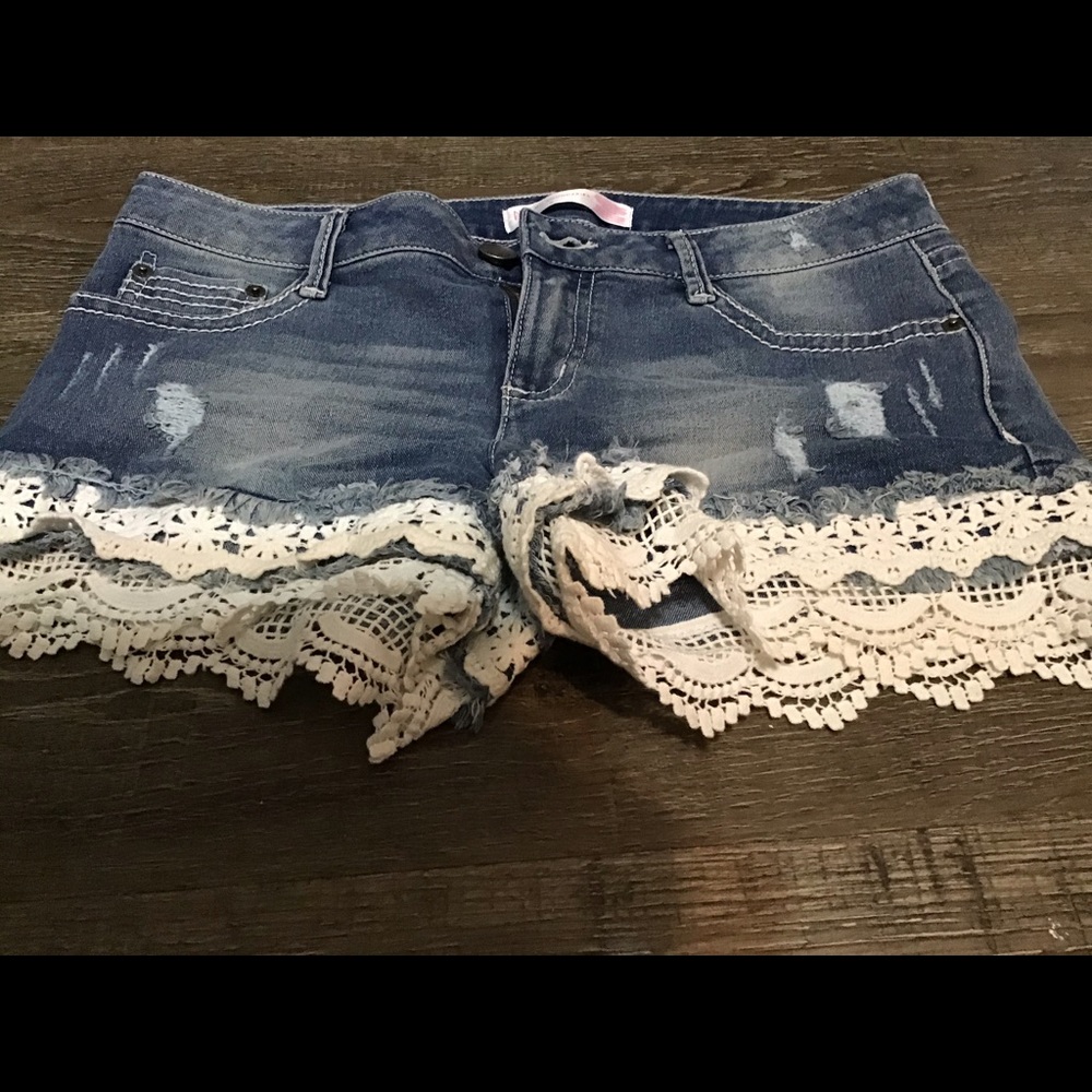Jean Shorts Size 9 - Picture 8 of 8